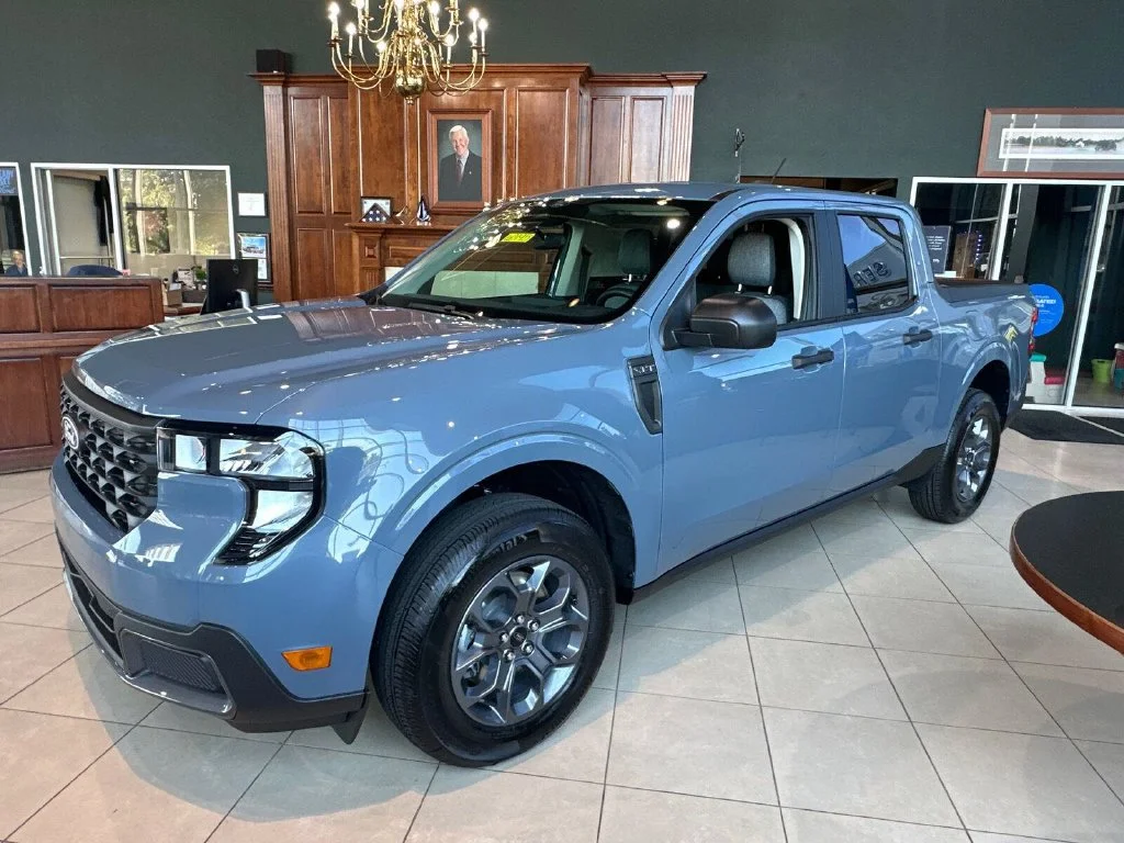 New 2026 Gray Ford XLT image 4