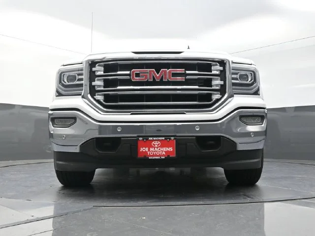 Used 2018 White GMC SLT image 32
