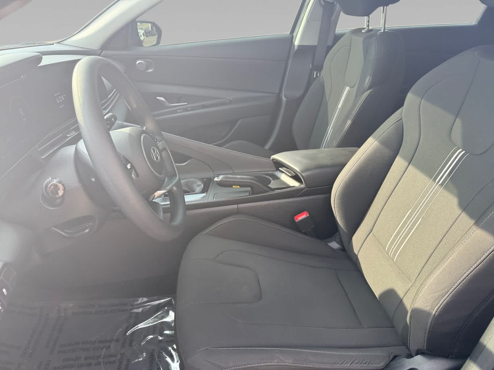 2024 Hyundai Elantra SEL - Photo 11