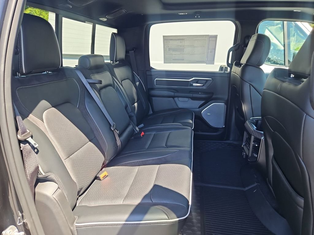 New 2026 Diamond Black Crystal Pearl-Coat Exterior Paint RAM Laramie image 27