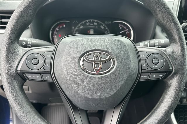 Certified Used 2025  Toyota XLE image 28