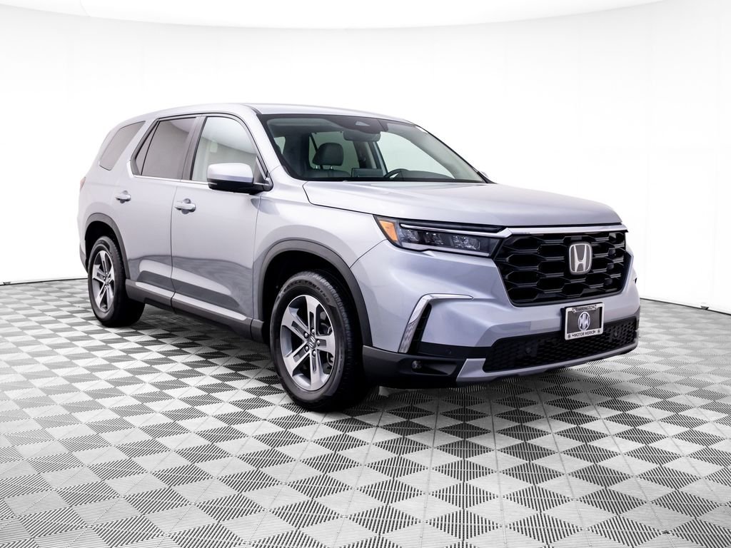 Certified Used 2025 Lunar Silver Metallic Honda AWD EX-L image 9
