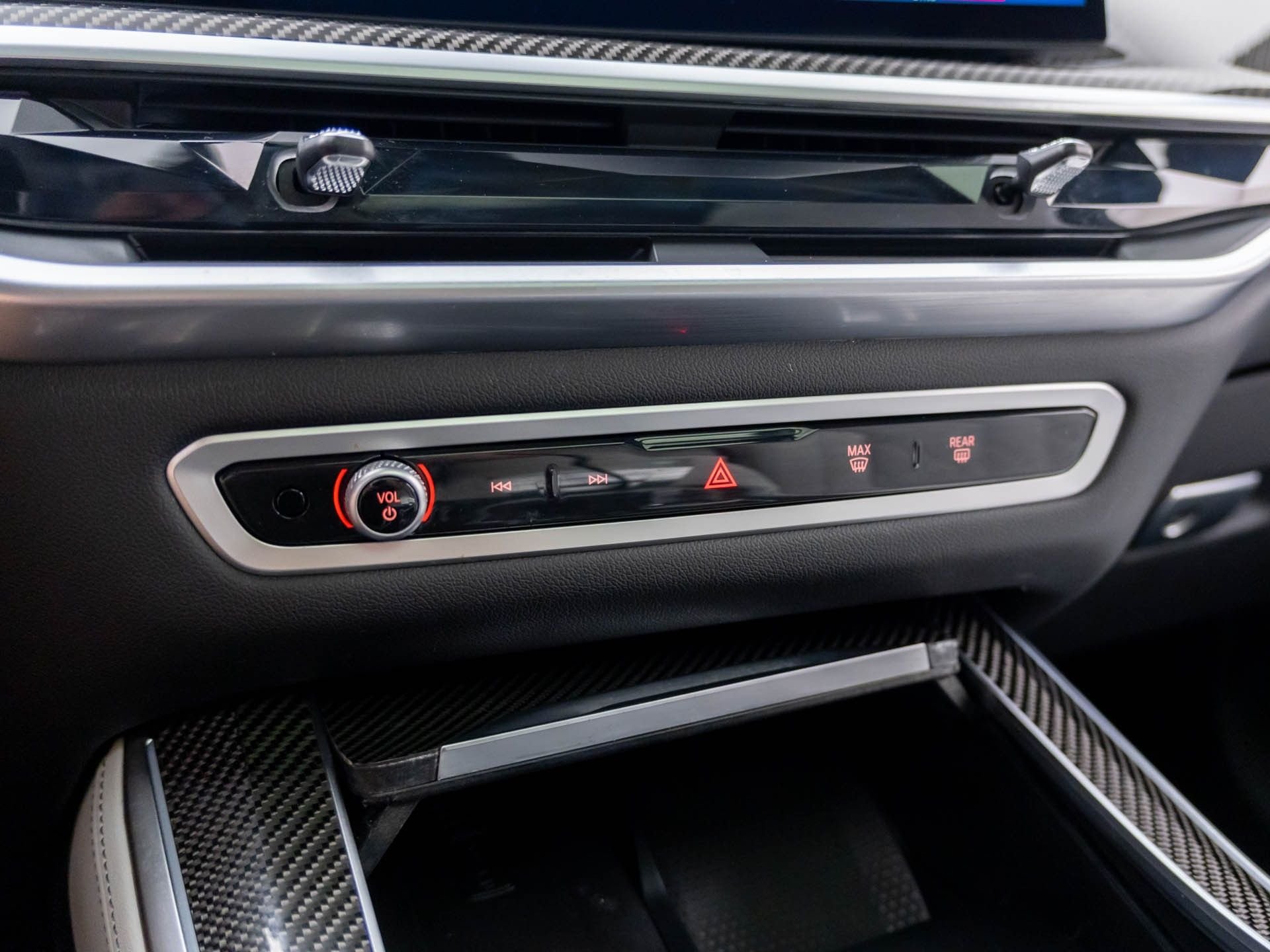Certified Used 2025 Skyscraper Grey Metallic BMW M60i image 30