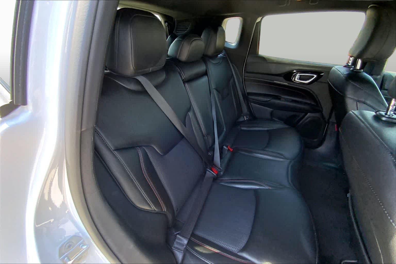 Used 2026 Bright White Clearcoat Jeep Trailhawk image 19