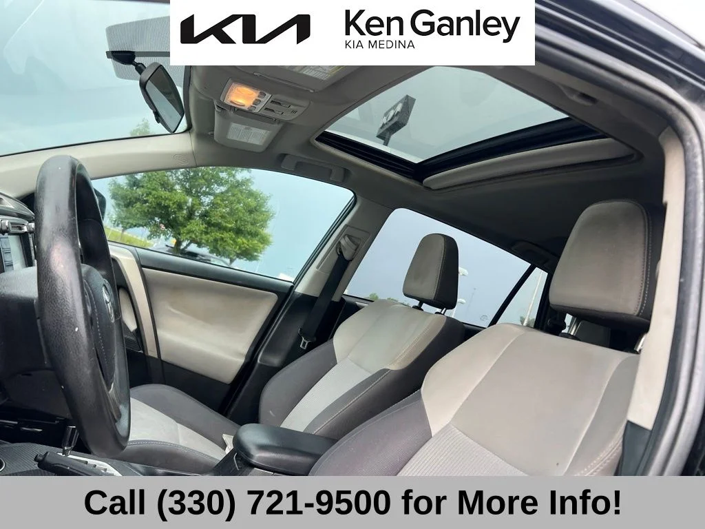 Used 2015 Black Toyota XLE image 11