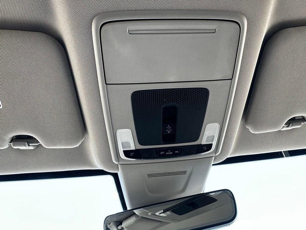 Used 2024  Honda EX-L image 25