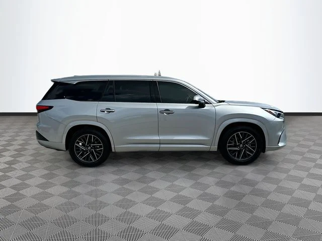 Used 2024 Silver Lexus 350 Luxury image 4