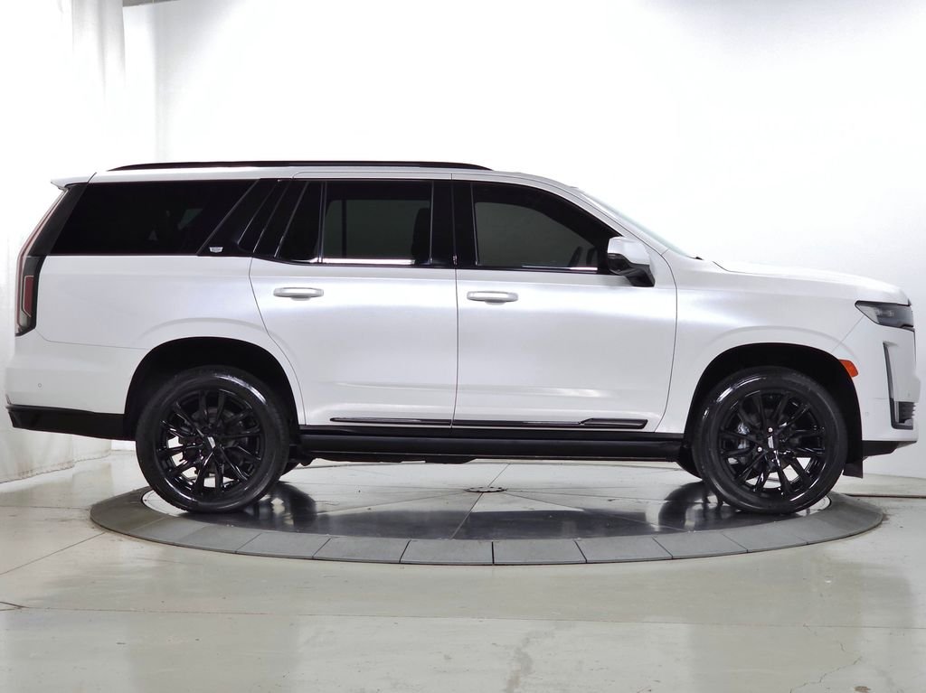 Used 2022 White Cadillac Sport image 9