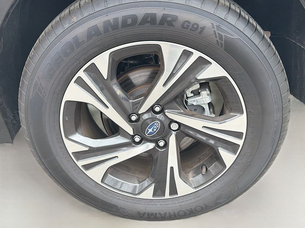 Used 2025 Crystal Black Silica Subaru Premium image 9