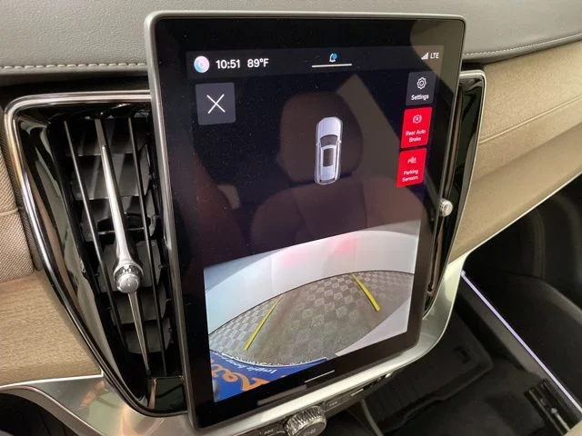2025 Volvo XC90 Core - Photo 29