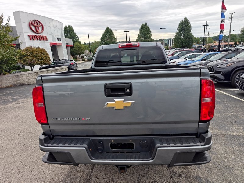 Used 2018 Gray Chevrolet Z71 image 5