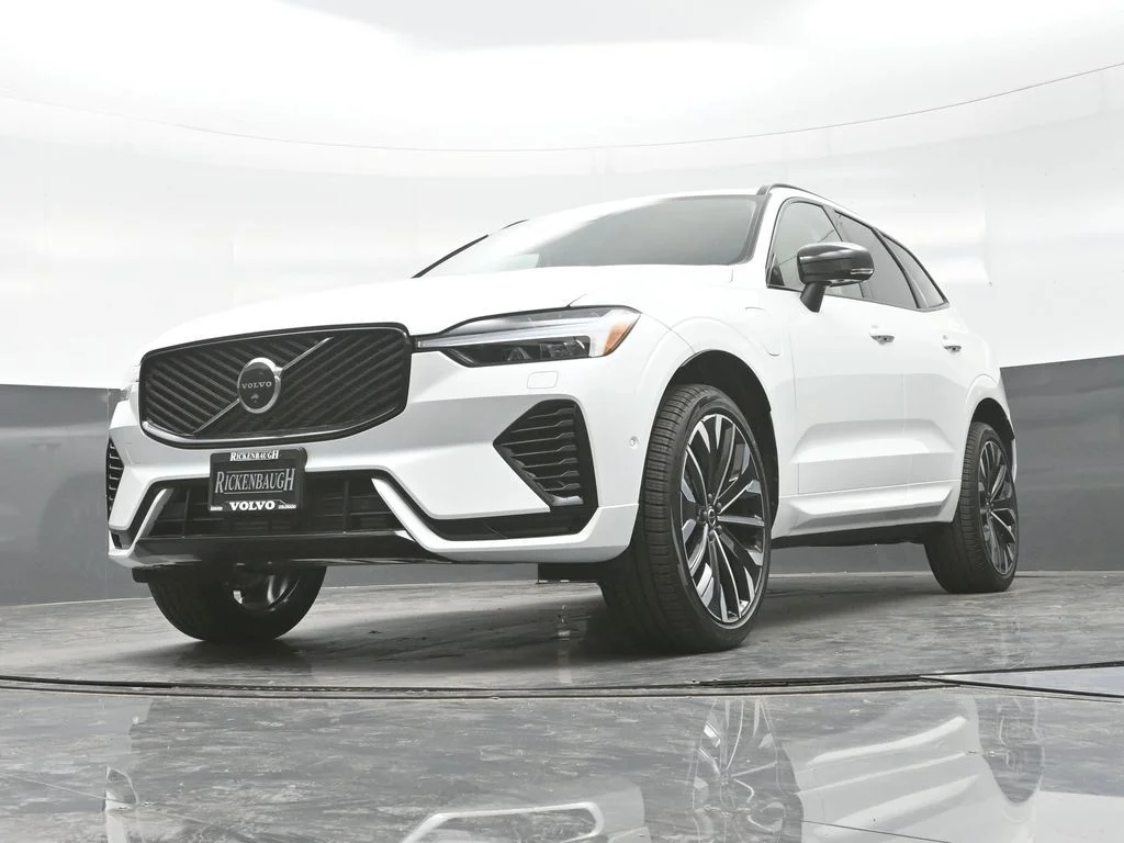 New 2026 Crystal White Volvo T8 Ultra image 21