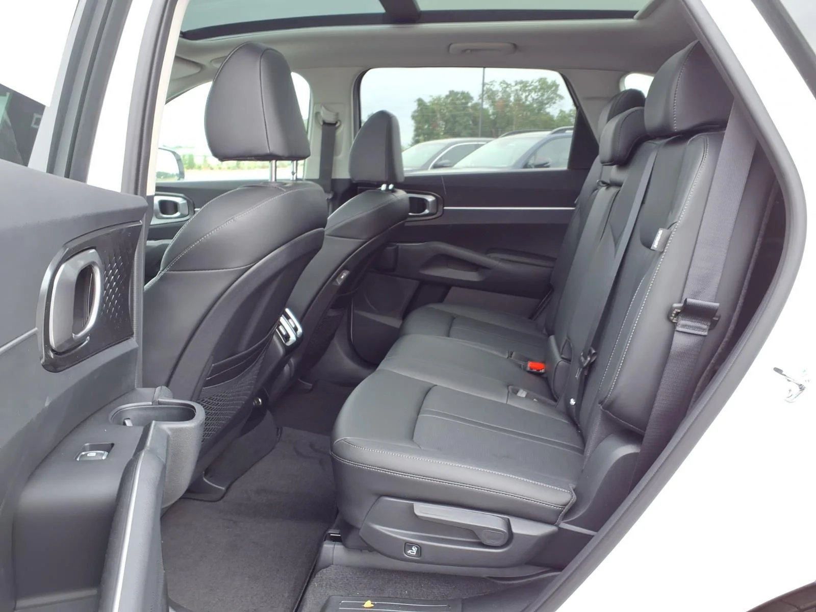New 2026 Glacial White Pearl Kia S image 14