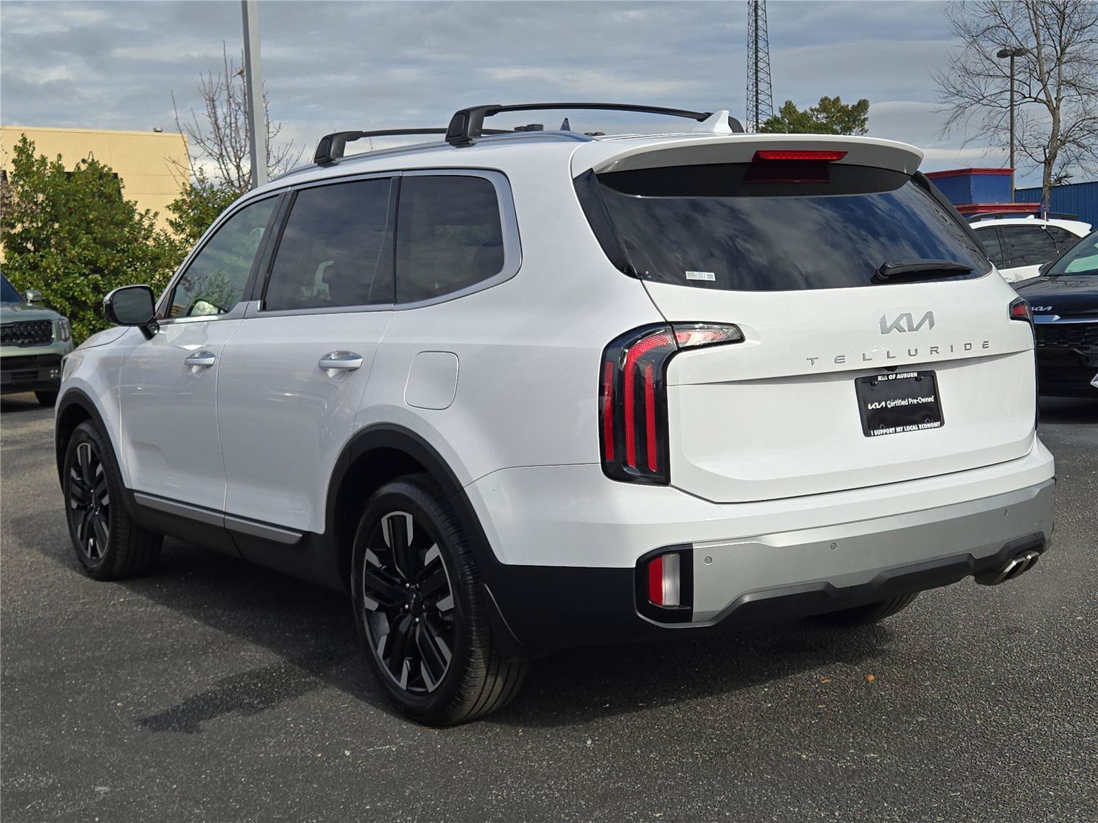 Used 2024 White Kia SX image 8