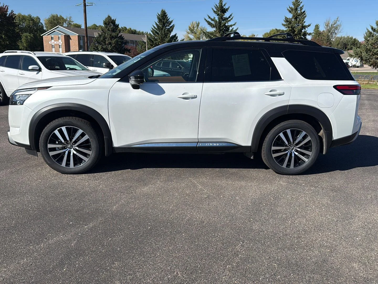 Used 2025 Nissan Pathfinder Platinum with VIN 5N1DR3DK9SC299781 for sale in Waconia, Minnesota
