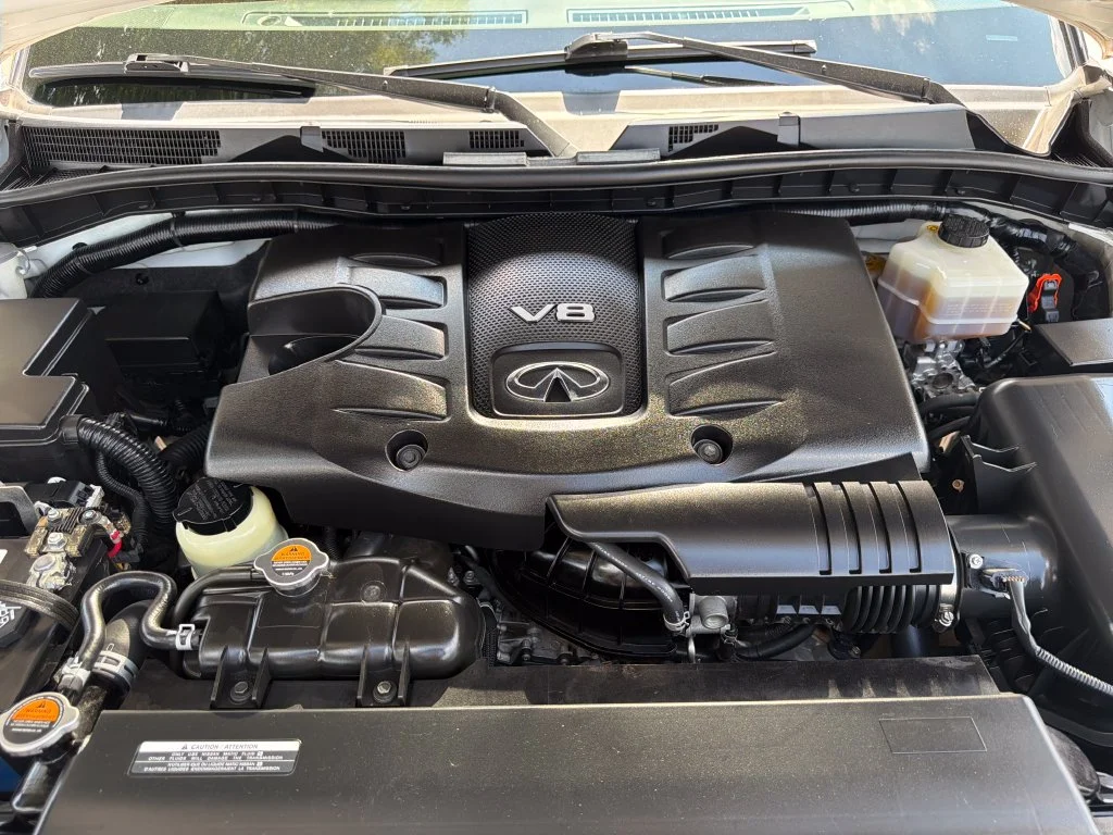 Used 2018 Moonstone White INFINITI  image 17