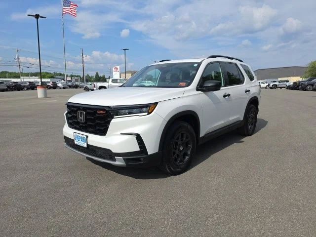 Used 2025 White Honda TrailSport image 7