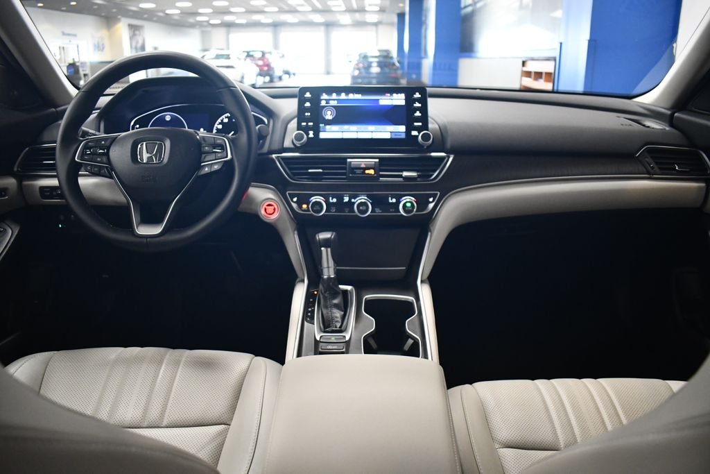 Certified Used 2021 Radiant Red Metallic Honda EX-L image 17