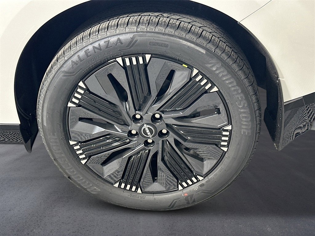 New 2026 Everest White Pearl TriCoat Nissan Platinum image 9