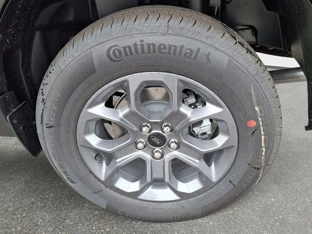 New 2026 Shadow Black Ford XLT image 6