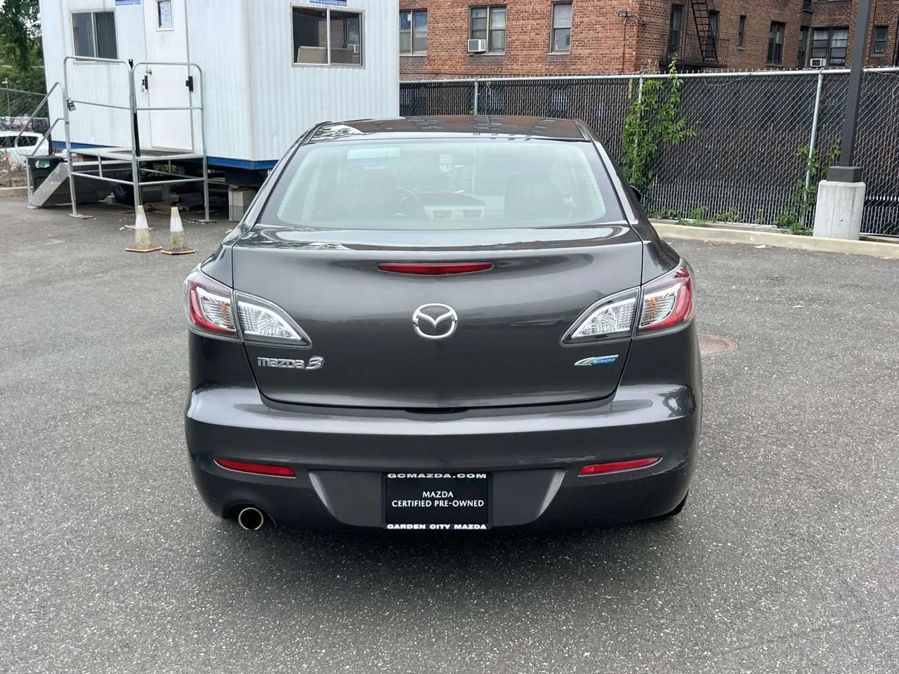 Used 2012 Graphite Mica Mazda i Touring image 7
