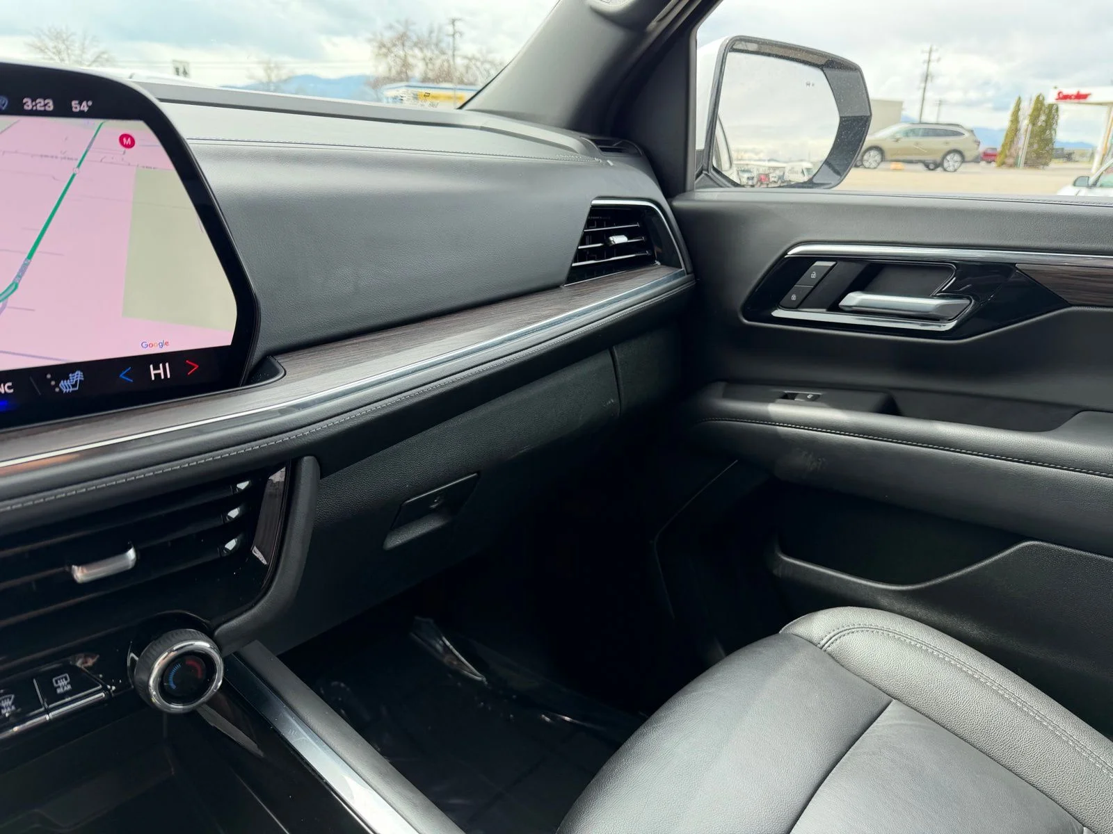 Used 2025 White Chevrolet LT image 22