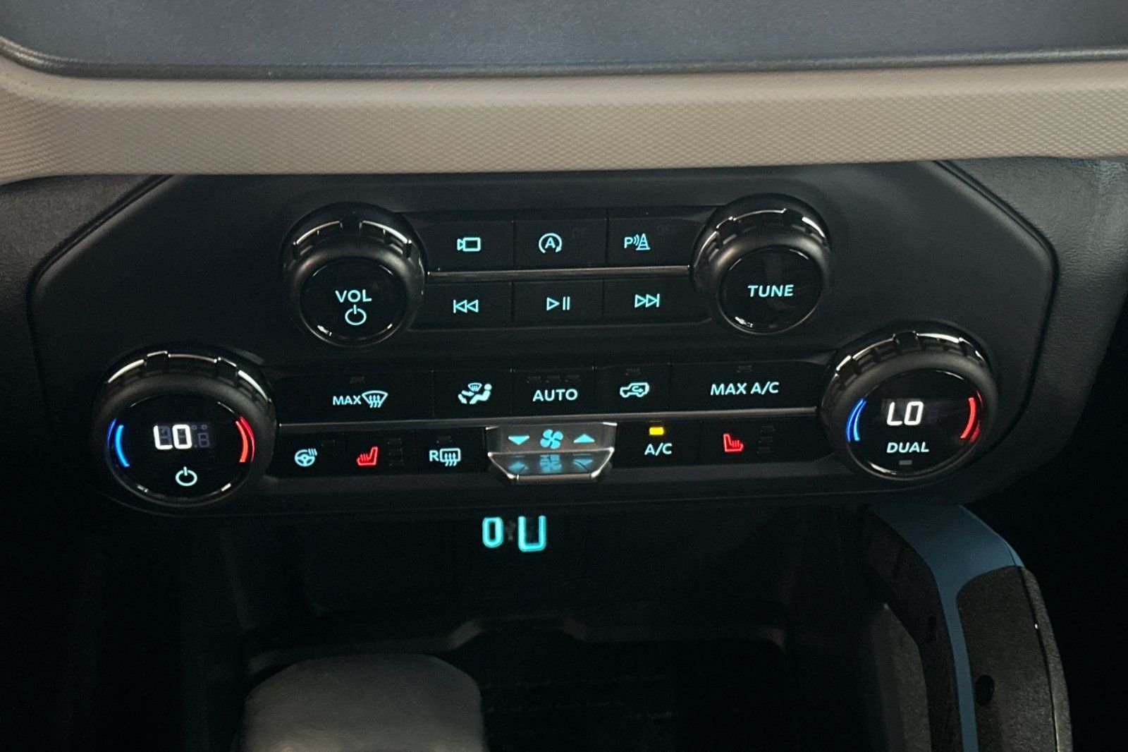 Used 2024 White Ford Wildtrak image 22