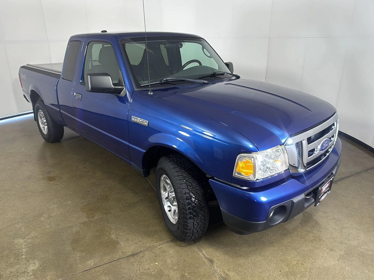 Used 2011 Vista Blue Metallic Ford XLT image 8