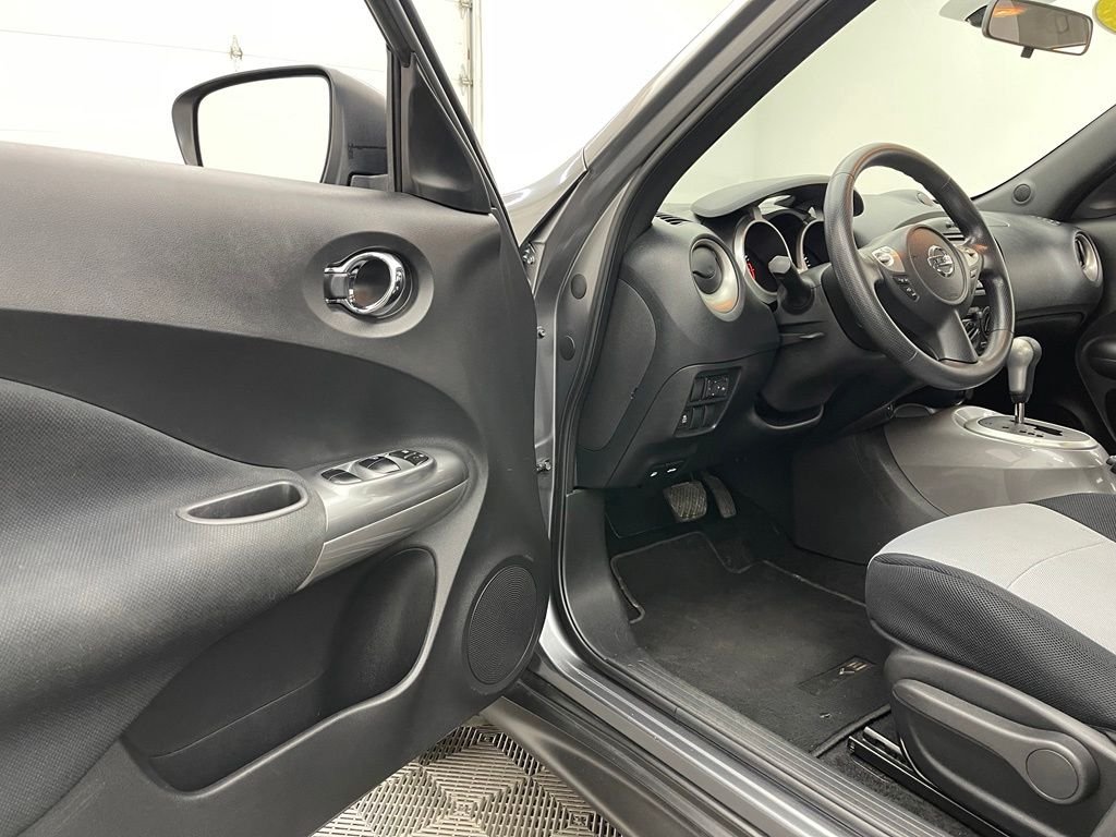 Used 2015 Gun Metallic Nissan S image 13