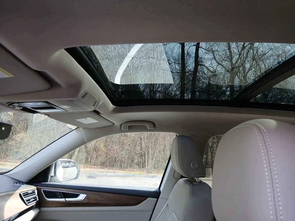 New 2026 White Volkswagen SE w/Technology image 20