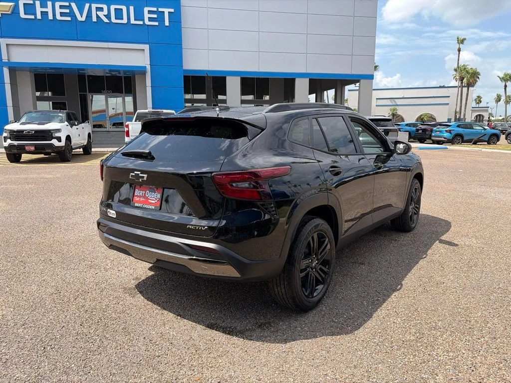 2026 Chevrolet Trax Activ - Photo 4