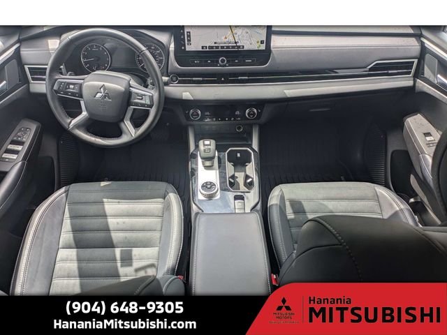 Used 2025 White Mitsubishi SE image 16