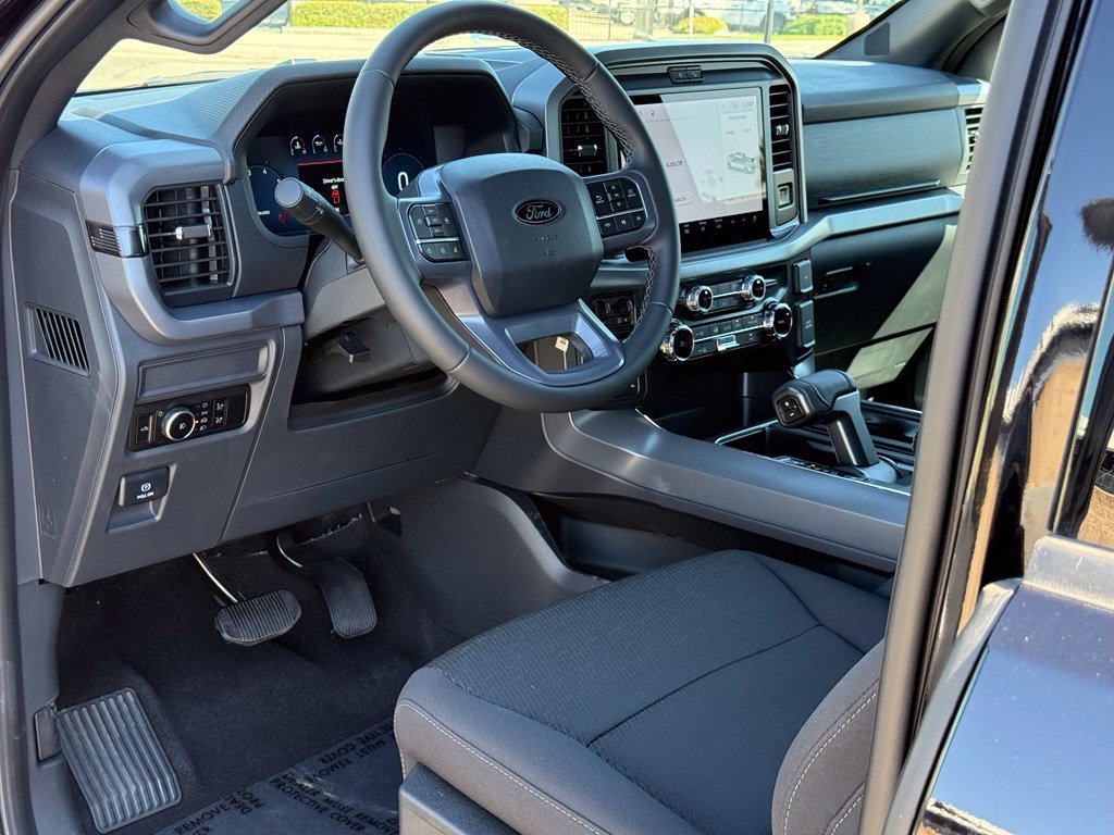 New 2026 Agate Black Metallic Ford XLT image 6