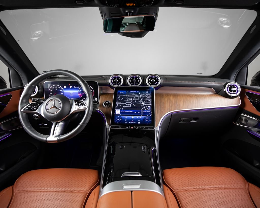 Certified Used 2023  Mercedes-Benz GLC 300 image 7