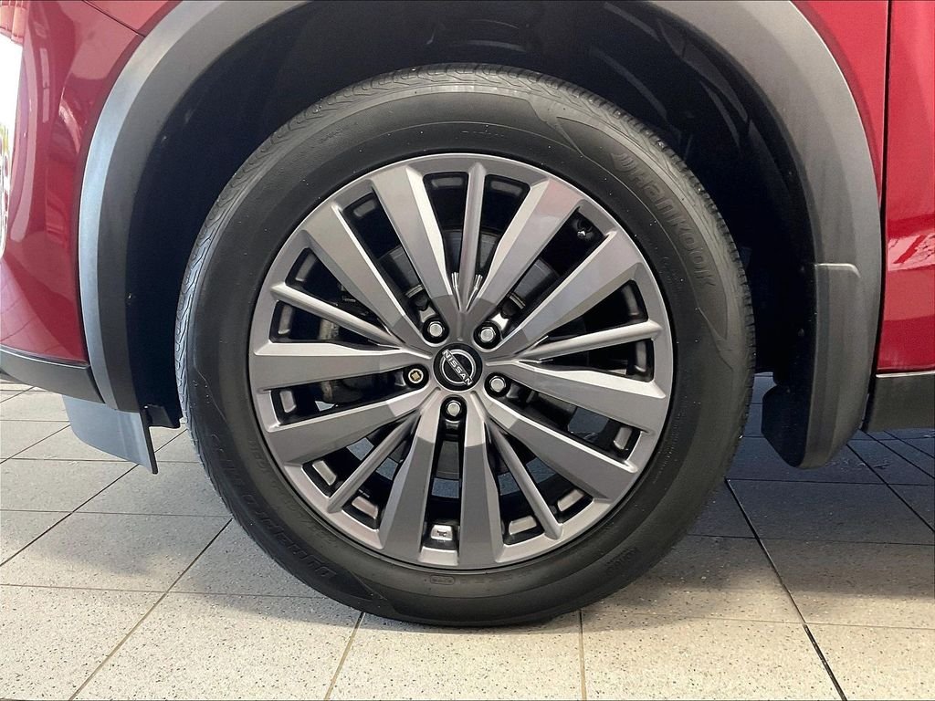 Used 2023 Red Nissan SL image 7