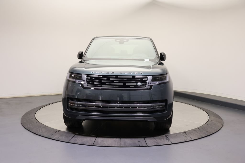 New 2026 Belgravia Green Land Rover SE image 8