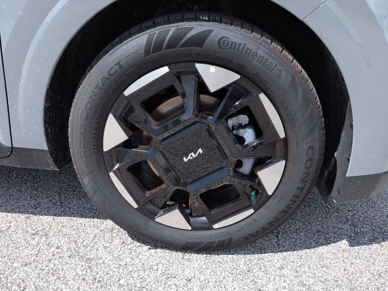 New 2026 Ceramic Silver Kia EX image 11