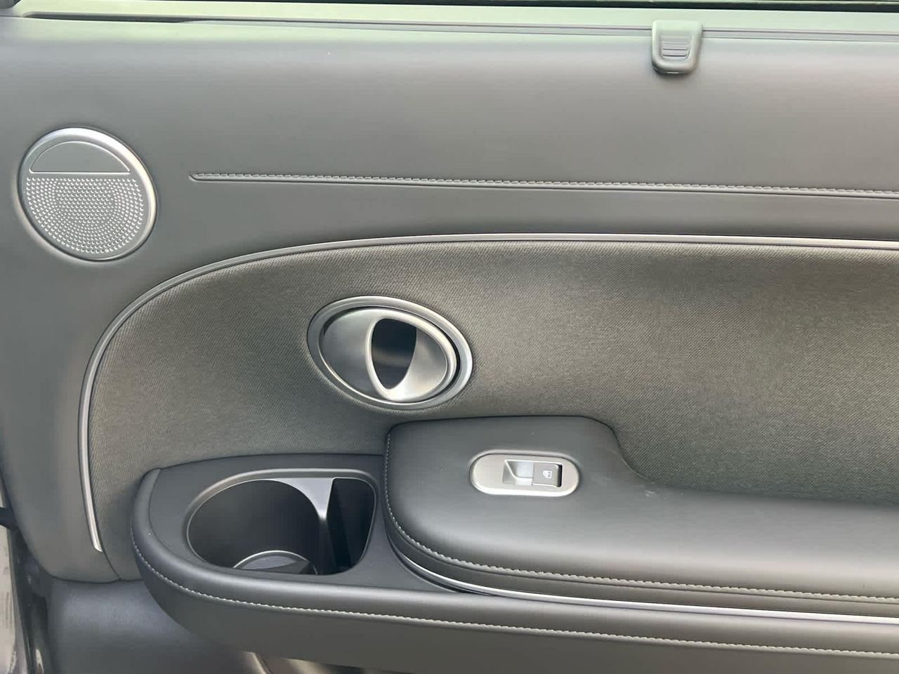 New 2026 Ecotronic Gray Pearl Hyundai Calligraphy AWD image 23