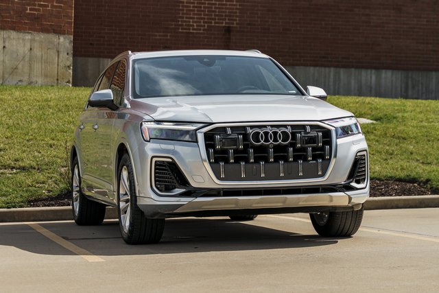 2025 Audi Q7 Premium Plus