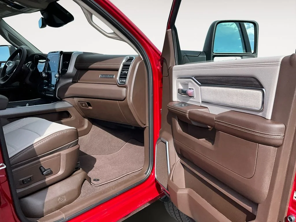 New 2026 Molten Red Pearl-Coat Exterior Paint RAM Laramie image 9