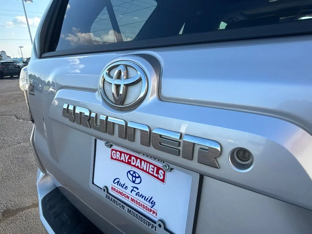 Used 2016 Silver Toyota SR5 Premium image 31