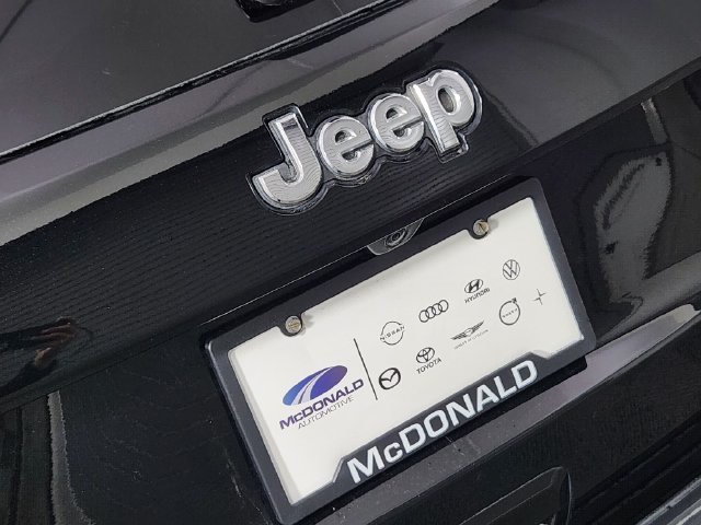 Used 2020 Black Jeep Laredo E image 9