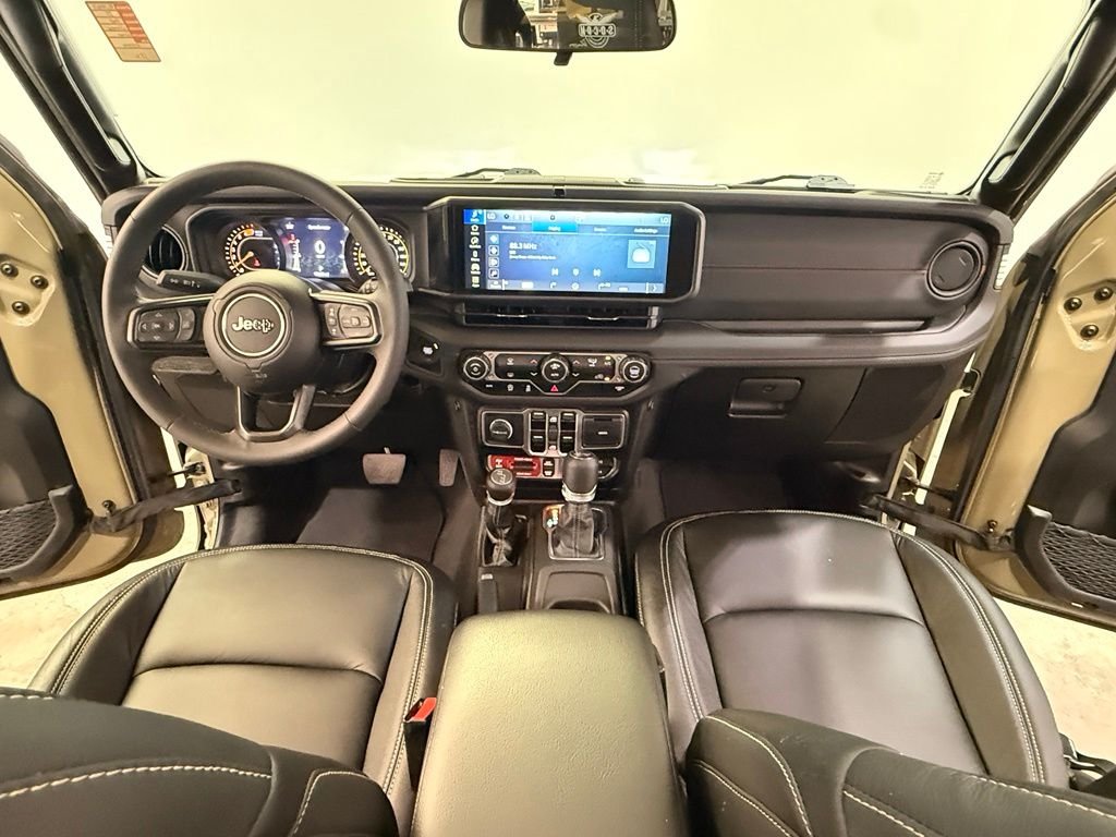 Used 2025 41 Jeep Rubicon image 19