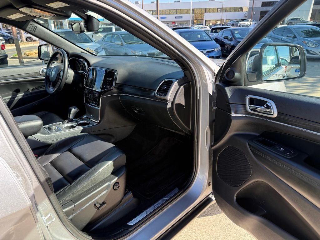 Used 2019 Billet Silver Metallic Jeep Limited image 18