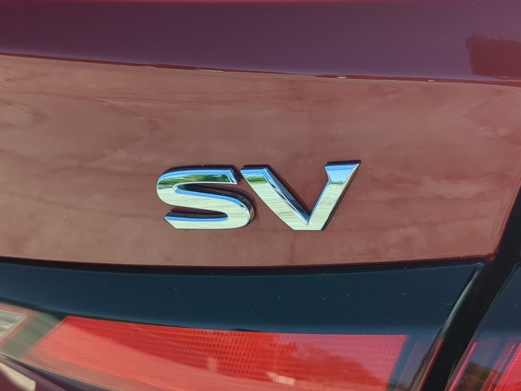 Used 2021 Red Nissan 1.6 SV image 9