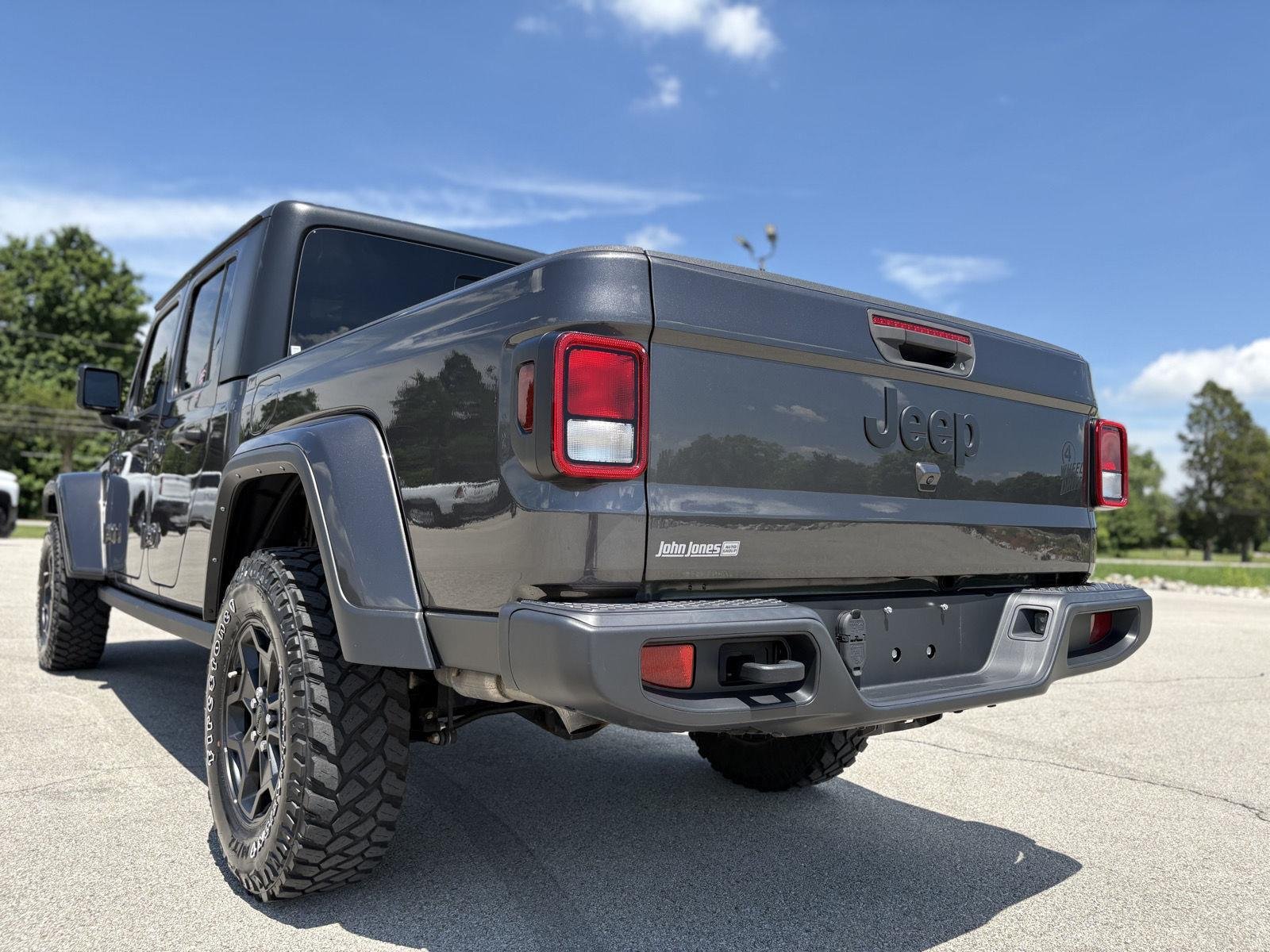 Used 2022 Granite Crystal Metallic Clearcoat Jeep Willys image 19