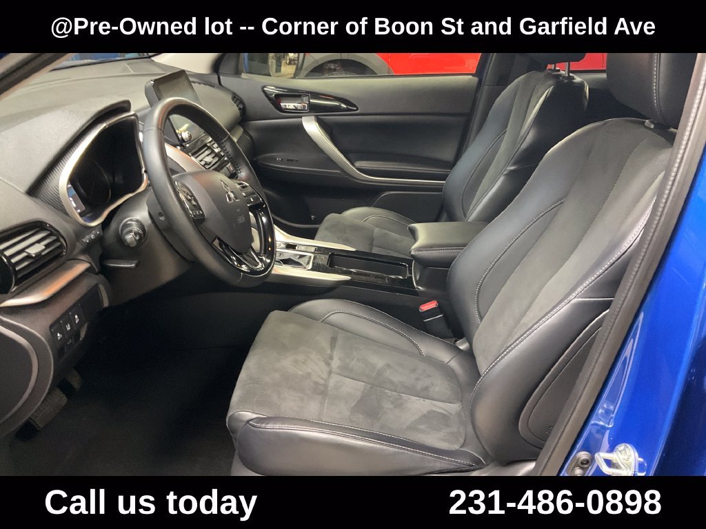 Used 2025 Blue Mitsubishi SE image 13