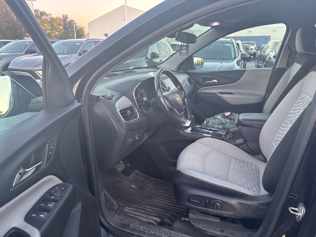 Used 2020 MOSAIC BLACK METALLIC Chevrolet LT image 2