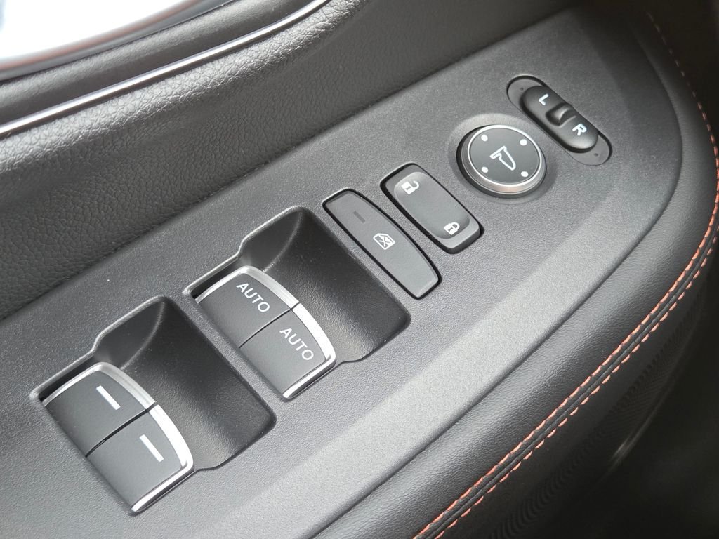 Used 2025  Honda Sport image 26