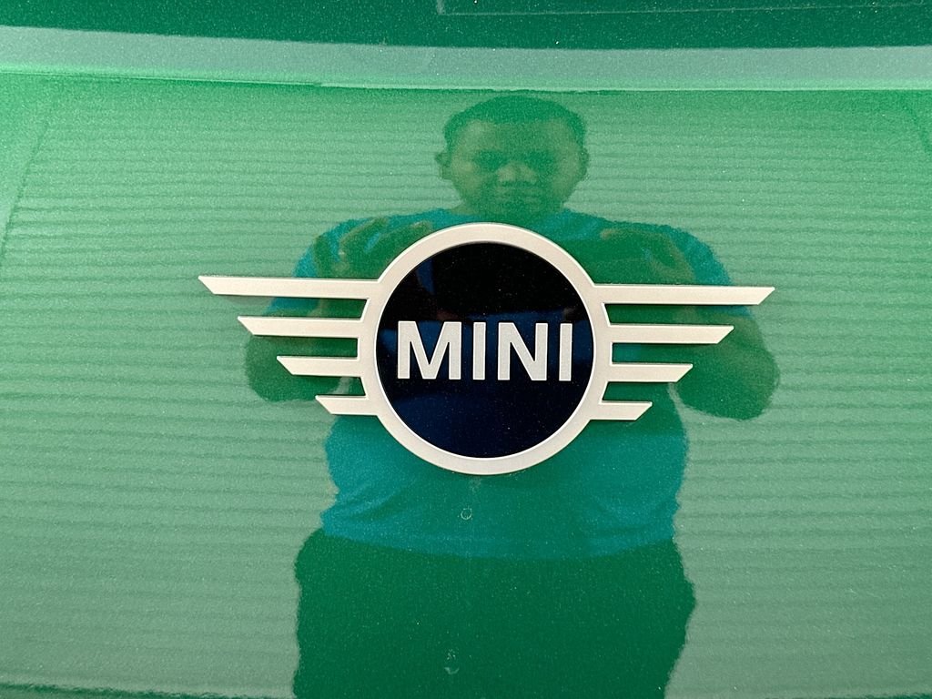 Used 2026 Green MINI Signature Plus image 22